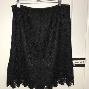 TAHARI LACE MIDI SKIRT (Black)